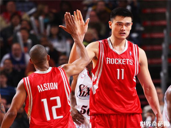 中国最高的篮球运动员-姚明
