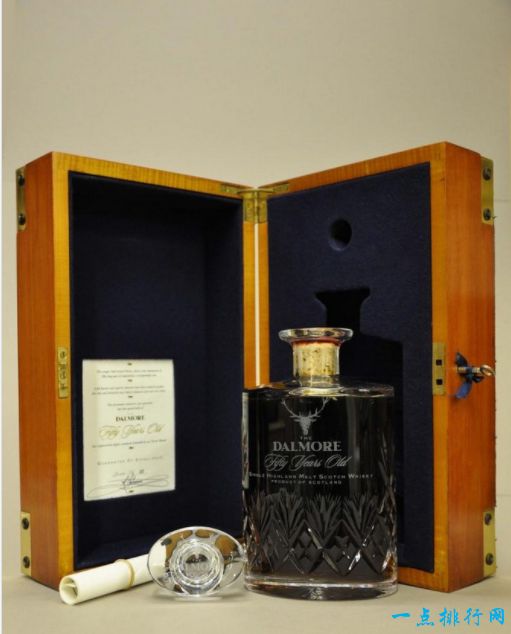 达尔摩50年水晶瓶装威士忌 – 11,000美元