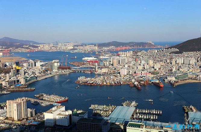 世界十大港口之一：韩国釜山港