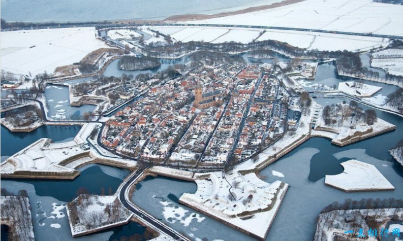 世界十大最美丽的冬季城镇：荷兰纳尔登