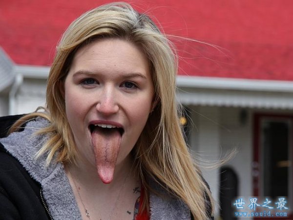 世界上最长的舌头，舌头最长的女人(长10.16厘米