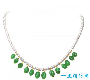 钻石和珍珠绿项链