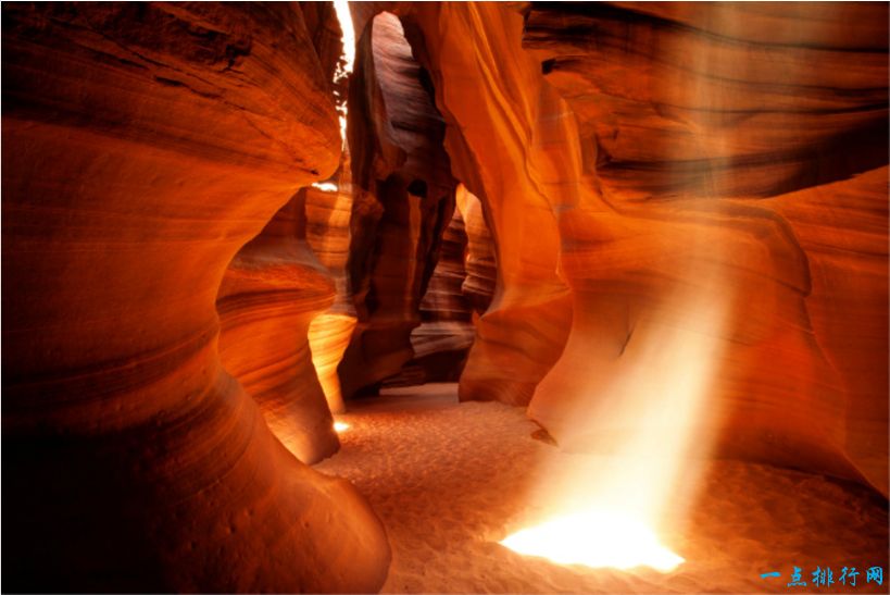 世界上最美丽的旅游景点排行榜：羚羊峡谷