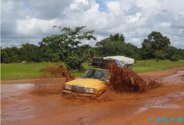 科纳克里几内亚（平均年降雨量：4,341毫米）