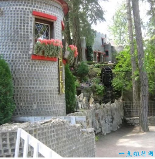 鲍斯威尔玻璃房，鲍斯威尔