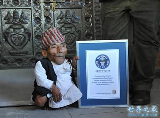 75岁世界上最矮的男人去世，从贫穷到一夜出名