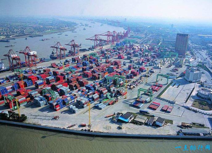 世界十大港口之一：上海港