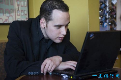 世界十大黑客之一：阿德里安·拉莫