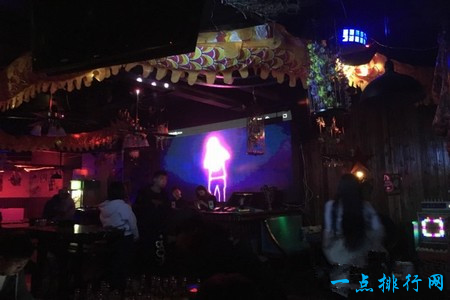 乐巢酒吧
