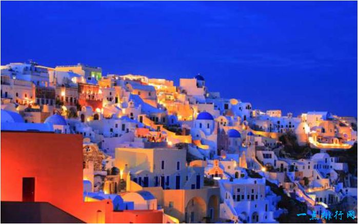 世界十大最美丽的城镇排行榜：希腊圣托里尼岛