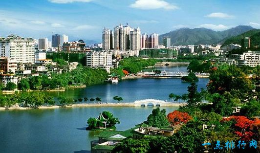 惠州——被称为“半城山色半城湖”
