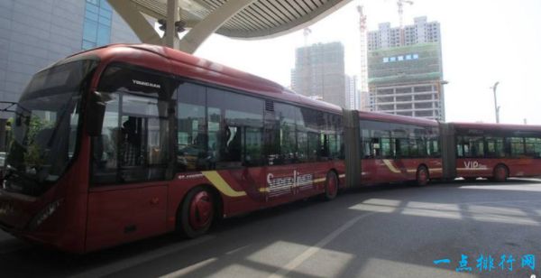 世界上最长的公交巴士 能乘坐266人