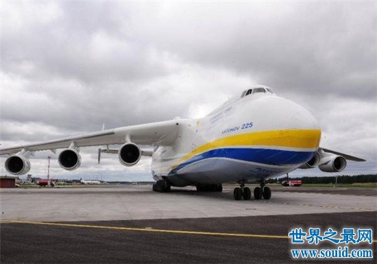 世界上最大的飞机安-225运输机 用来发射火箭的飞